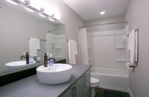 Downtown Omaha Apartment | Cozy Retreat in the Heart of Omaha