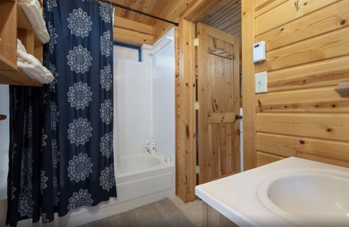 Wilson Cabin | Cozy ski retreat near Jackson Mountain resort