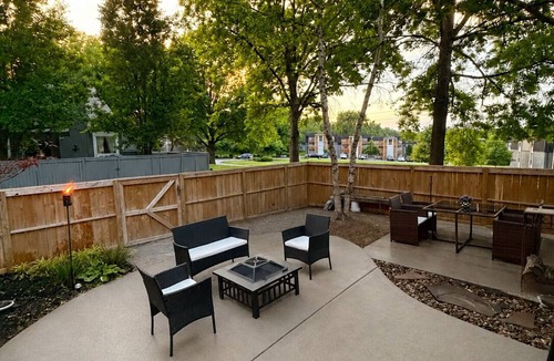 Lenexa House | Cozy & Spacious 3BR/2BA Lenexa Home
