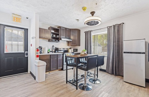 Mapleton/Fall Creek Apartment | Cozy Studio Apartment - Close To It All!