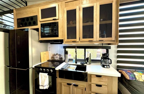 Central House | Cozy tiny home in peaceful Central with hot tub, firepit and star deck