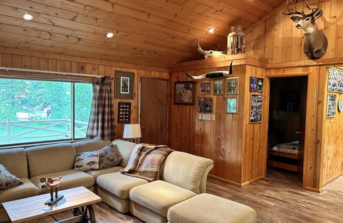 Kamas Cabin | Cozy Utah Cabin
