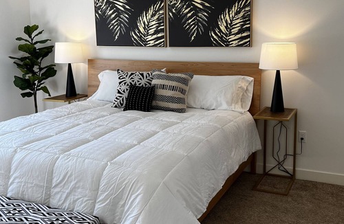 Norfolk House | Cozy yet refined by Waterpark/ball fields and downtown area