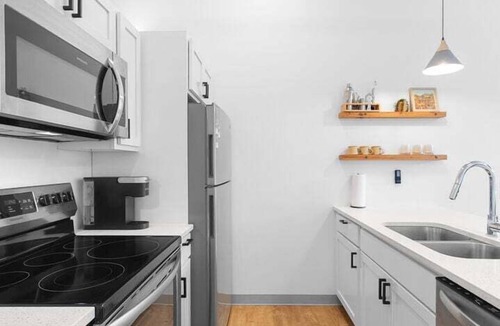 Duluth Apartment | Craft District Apt w/Gym & Coffee Shop 205