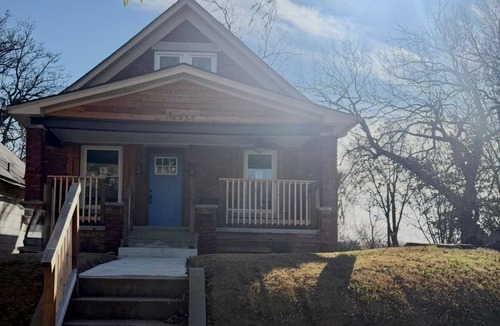 Kansas City House | Craftsman house near downtown KC and MCI airport
