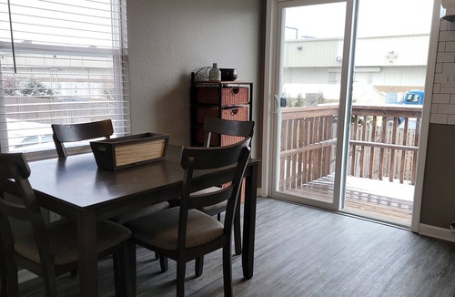 Blue Springs Apartment | Cute and Cozy Apartment close to several highways