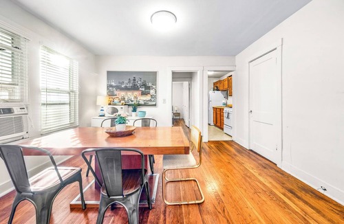 Southmoreland Condo | Cute And Cozy, Private and Quiet. Central KC