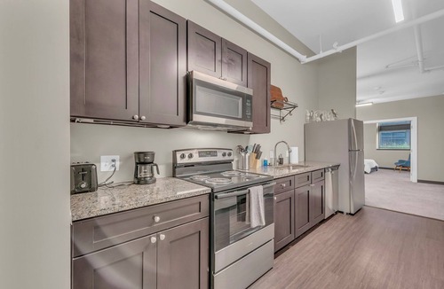 Waldron House | Cute place to stay with parking near the airport WiFi Washer Dryer