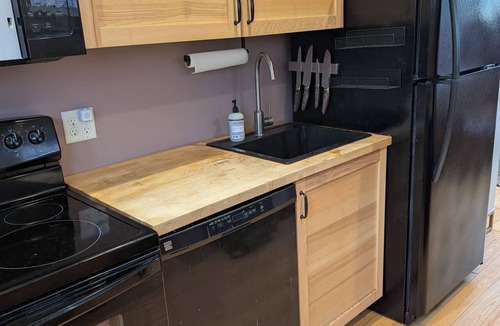 Brandon Apartment | Cute, walkable downtown studio apartment