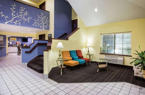 Blue Springs Hotel | Days Inn by Wyndham Blue Springs