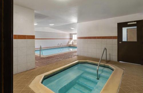 Canon City Cabin | Days Inn by Wyndham Canon City