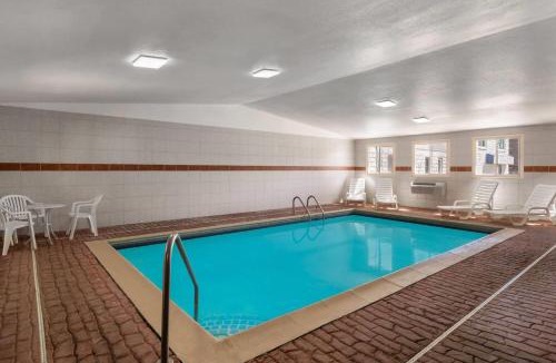 Canon City Cabin | Days Inn by Wyndham Canon City