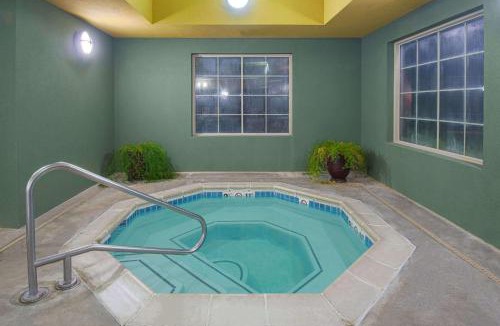 Ellis Hotel | Days Inn by Wyndham Ellis