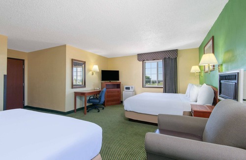 Great Bend Hotel | Days Inn by Wyndham Great Bend