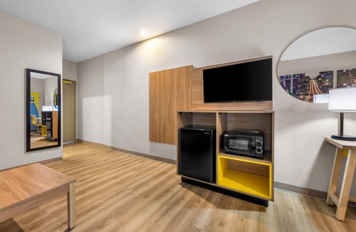 Kansas City Hotel | Days Inn by Wyndham near Kansas Speedway