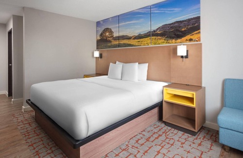 West Omaha Hotel | Days Inn by Wyndham Omaha NE