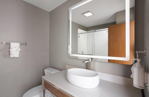 West Omaha Hotel | Days Inn by Wyndham Omaha NE