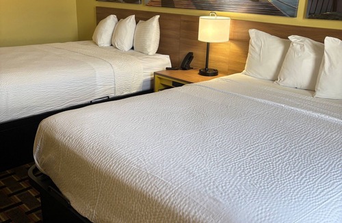 Park City Hotel | Days Inn by Wyndham Park City Kansas