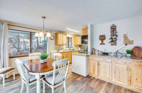 Garden Valley Cabin | Deck & Fire Pit: Cozy Cabin at Terrace Lakes!