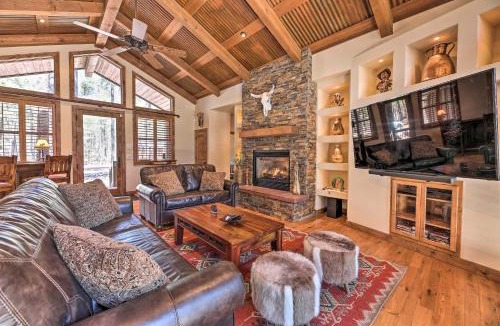 Mountain Pine Estates House | Deck + Fire Pit: Family-Friendly Lakeside Retreat