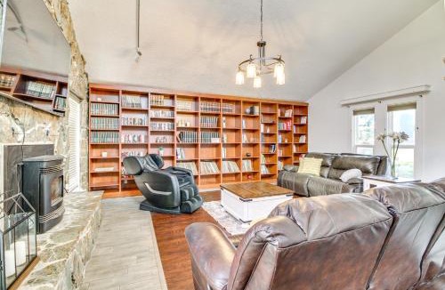 Paradise Hills Civic House | Deck, Putting Green & Views: Albuquerque Oasis