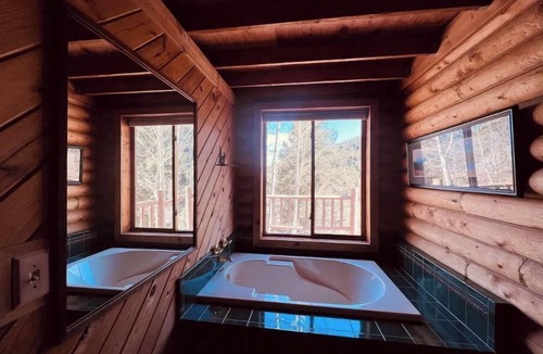 Bailey Cabin | Deer Creek Lofted Log Cabin Getaway