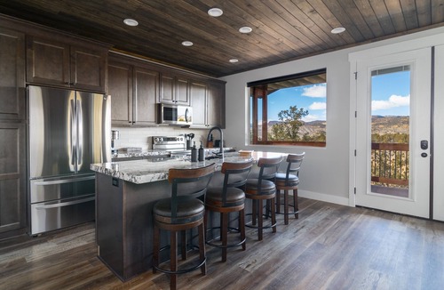 Orderville Cabin | Deer Ridge: Hot Tub, Views, Stargazing, Fire Pit