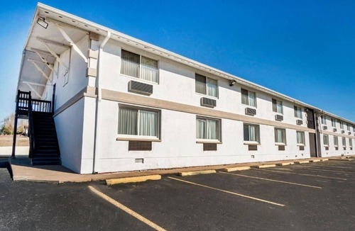 Dodge City Hotel | Delight In Dodge Room With Parking And Near Attractions