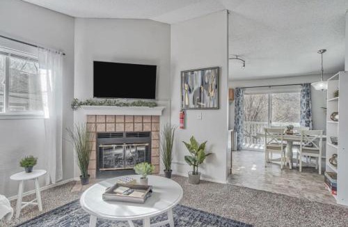 Broadmoor House | Delightful Home Amazing Location Extended Stay