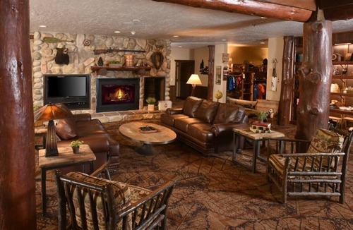 Onalaska Hotel | Deluxe 2 Queen Room | Pool Access & Free Parking | 5mi to Onalaska Omni Center