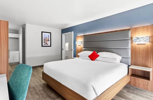 Cheyenne Hotel | Deluxe Two Room King Suite Sleek Design w/Desk - Perfect for Business Travelers