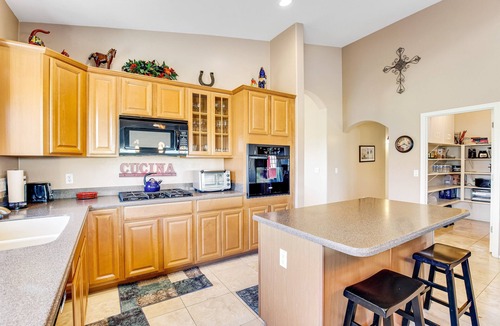 Tangerine Terrace House | Desert oasis with mountain-views, private patio, grill, washer/dryer, & AC