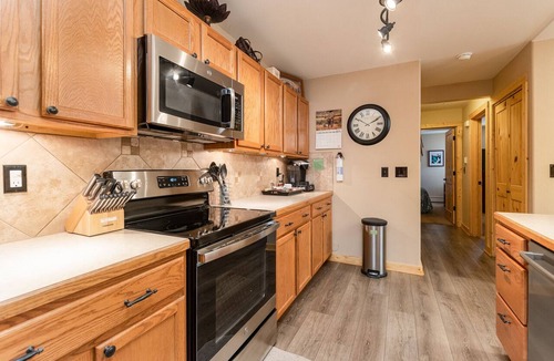 Estes Park Condo | Dog Friendly-5 min walk to downtown #3169