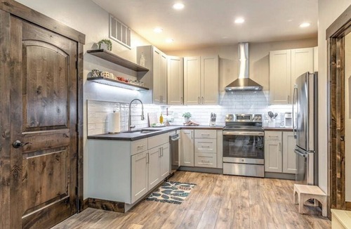 Bigfork Condo | Dog-friendly downtown condo - large balcony, fast WiFi, updated interior & W/D