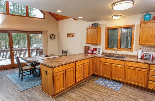Sturgeon Bay Cabin | Dog-Friendly, Secluded Cabin in the Woods