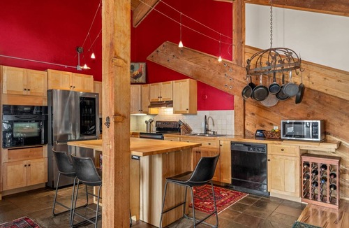 Steamboat Springs House | Dog Friendly w/Amazing Views/Setting in Woods w/Private Hot Tub-Yard/Patio/Grill-7m to Mtn/Town