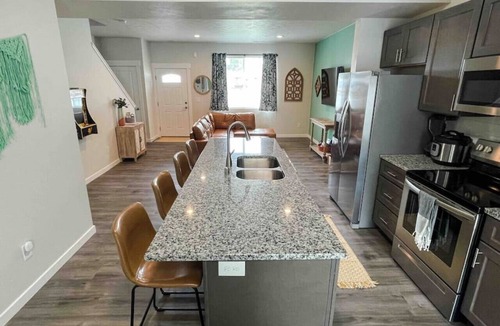 Spokane Villa | Downtown 3/2, garage, EV Charger, private yard, walk to arena!