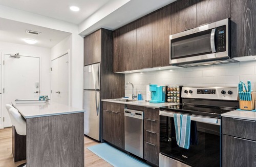Bridgeland Apartment | Downtown Calgary Oasis