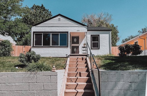 Central Colorado Springs House | Downtown, Cozy & Classy, Modern, Kid Friendly W/Hot Tub