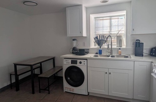 Barelas Apartment | Downtown District - Modern Apt Yard, King Bed, W/D