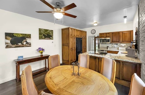 Grand Junction Cottage | Downtown Grand Junction Cottage with Hot Tub, Pet-Friendly Colorado Retreat