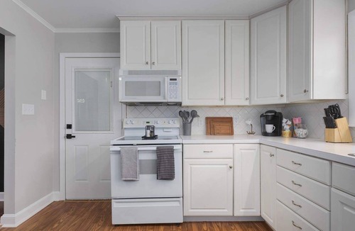 Lee's Summit House | Downtown LS | 4 Kings | Near Major international sporting event KC