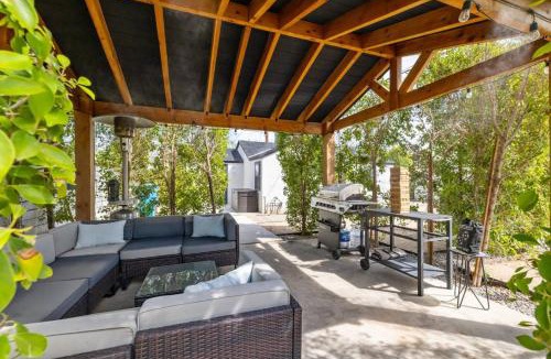 Garfield House | Downtown Phoenix Modern Retreat 2 Homes in 1