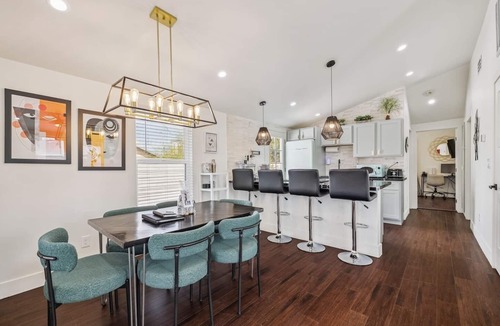 Garfield House | Downtown Phoenix Modern Retreat | 2 Homes in 1!