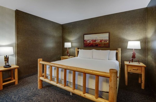 Sioux City Hotel | Downtown Sioux City Stay | Room for Group bookings | Near Riverfront