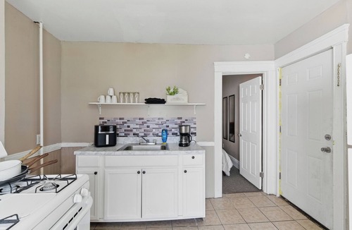 Southside Apartment | Downtown Syracuse 2BR Near University & Zoo
