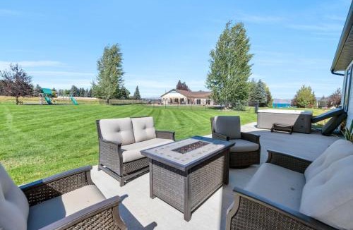 Garden City House | Dream Bear Lake Getaway w/Hot Tub & Yard