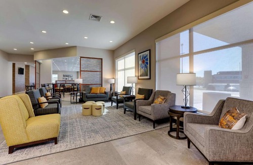 Blue Springs Hotel | Drury Inn & Suites Independence Kansas City