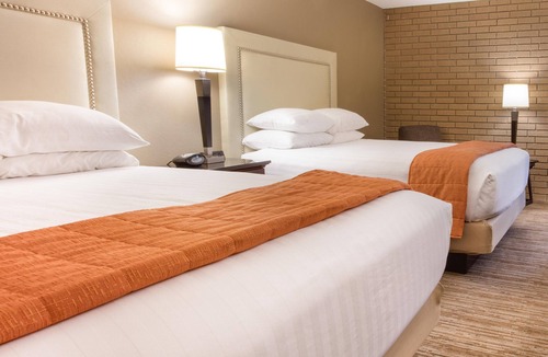 Waldron Hotel | Drury Inn & Suites Kansas City Airport