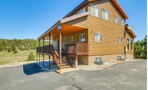 Long Valley Junction House | Duck creek Cabin With ac, Teslacharger, And Dog Enclosure
